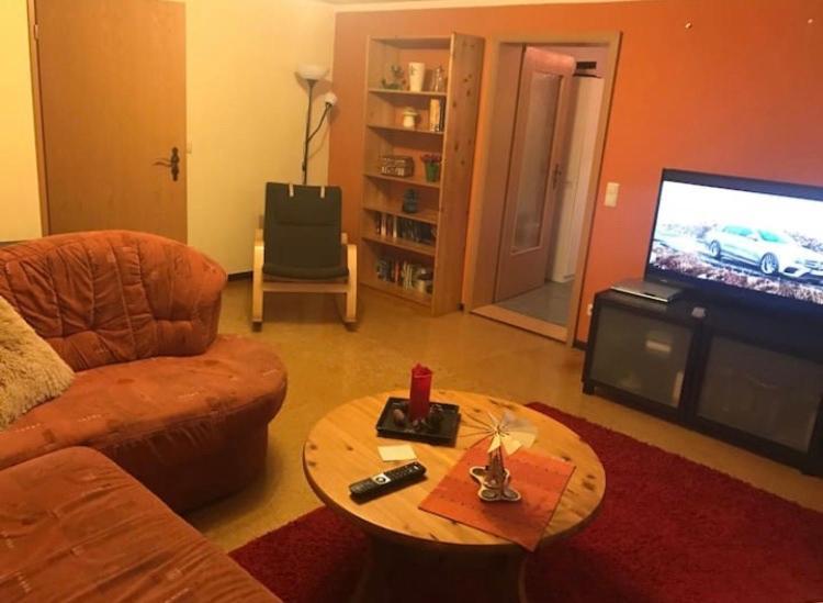 Gemuetliche 3 Raum Wohnung Im Dachgeschoss エーレンフリーデルスドルフ エクステリア 写真